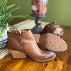 VGUC Kork-Ease Brown Leather Ankle Boots